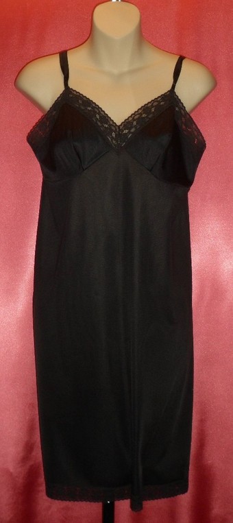 Vanity Fair Black Full Slip 36