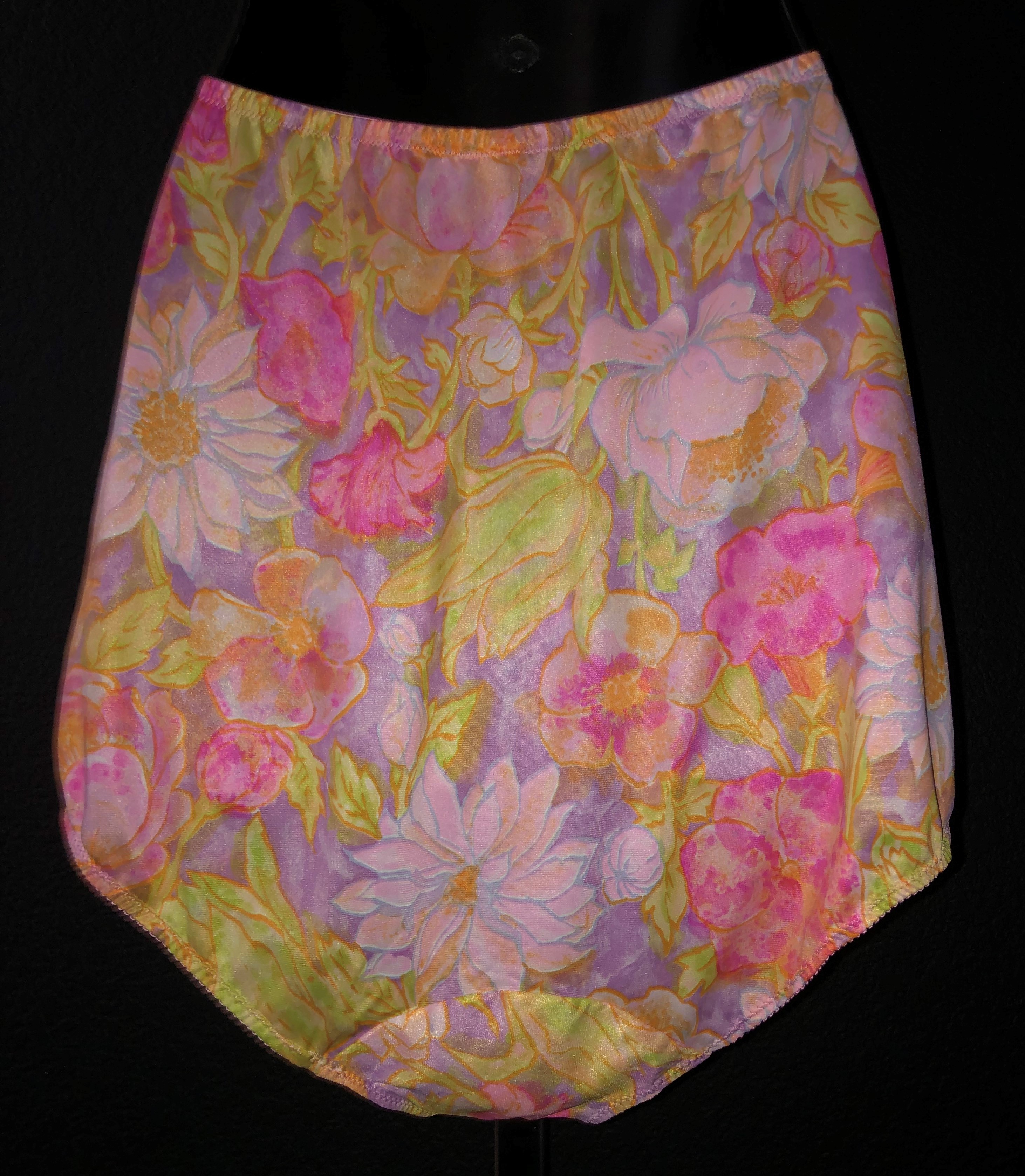 Wow Roomy Vintage Vanity Fair 1960s Wild Flower Print Nylon Panties 7