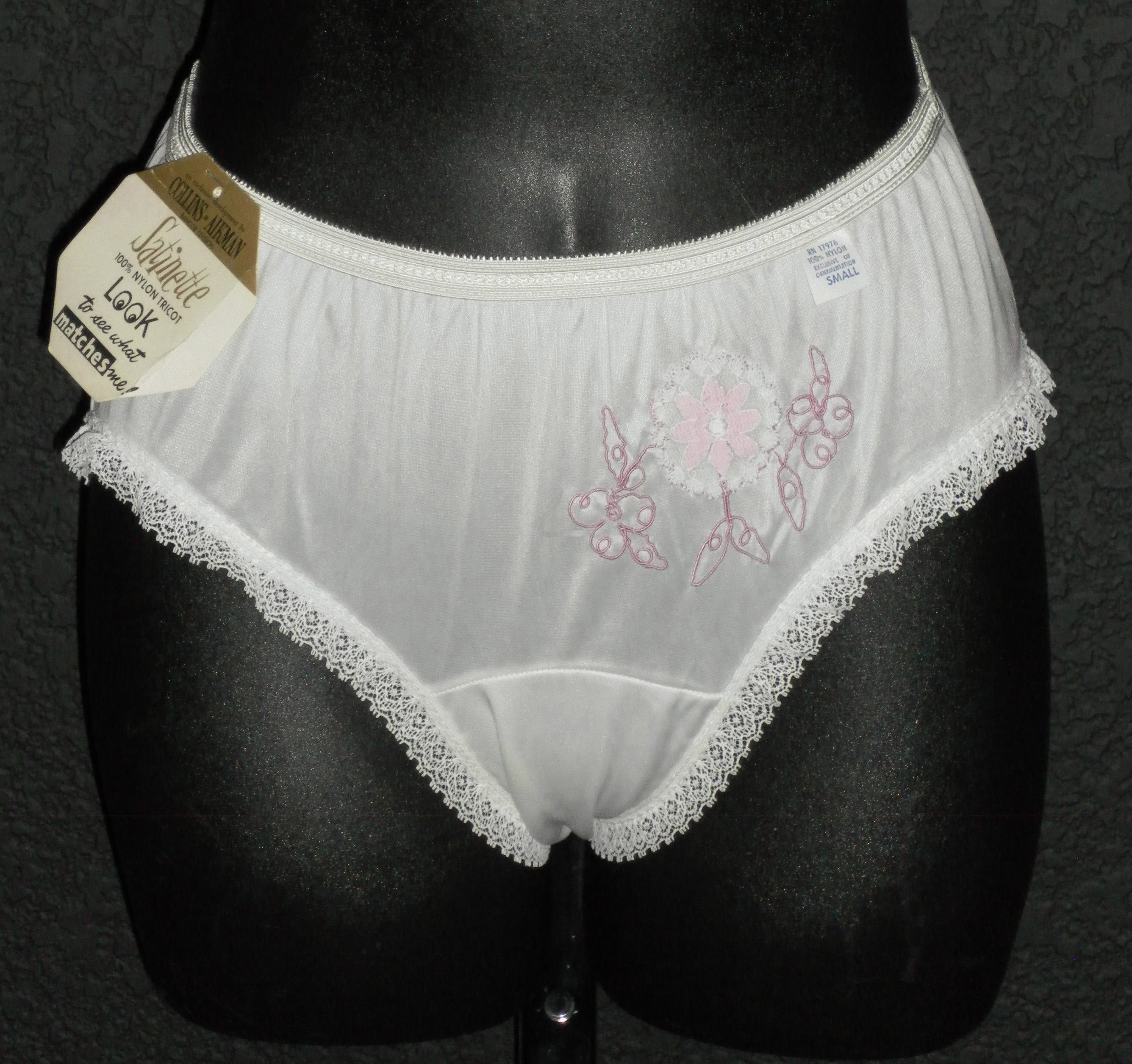 Rare Find! Vintage 1960's Darling White Collins & Aikman