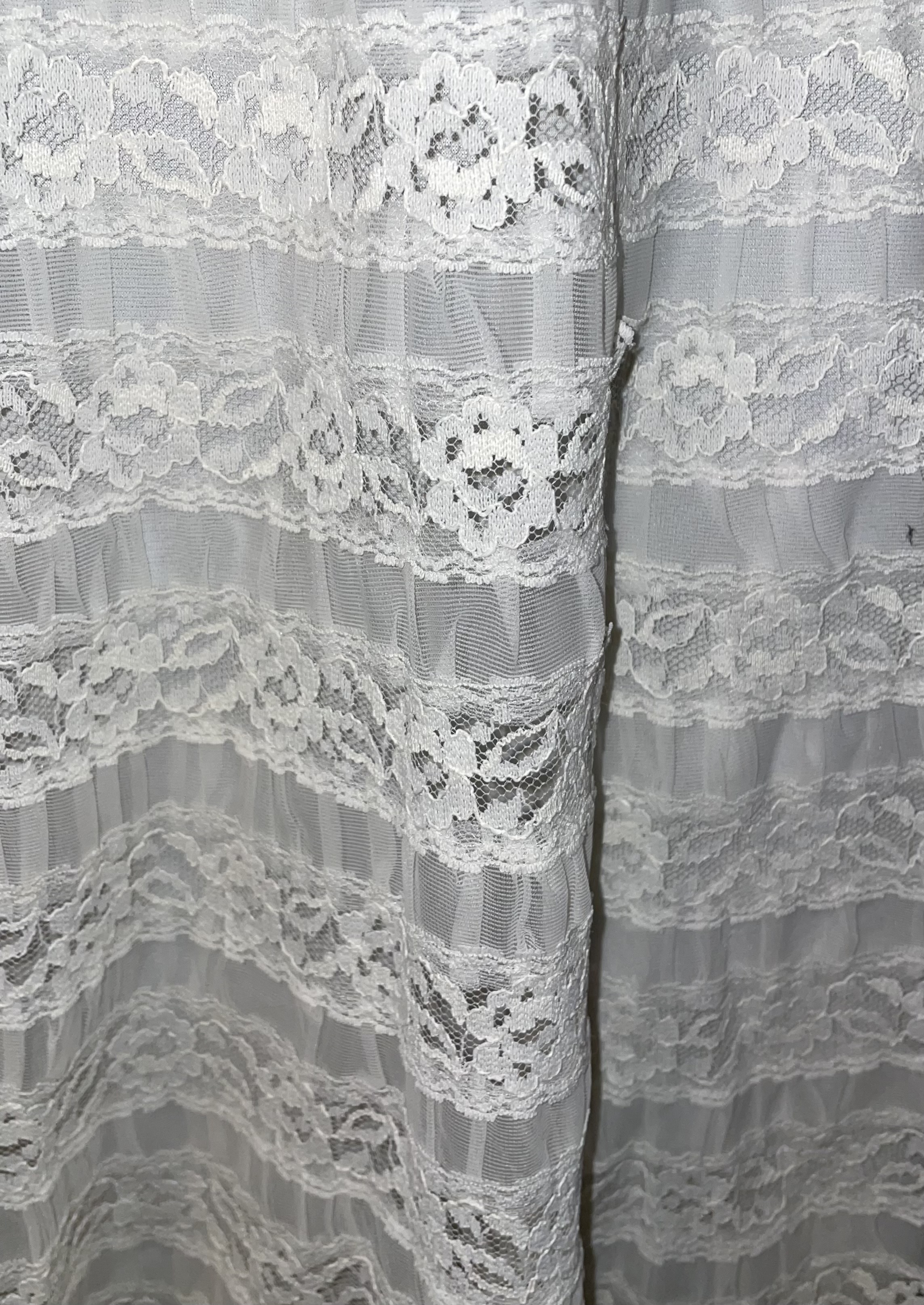 White Vintage 1950's Tiered Lace Style TRU-MAID Horizontal Lace Overlay ...